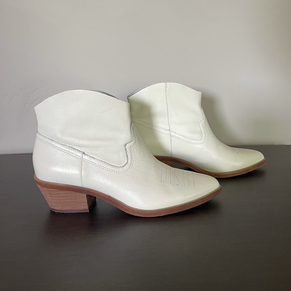 Treasure and Bond White Leather Booties 7